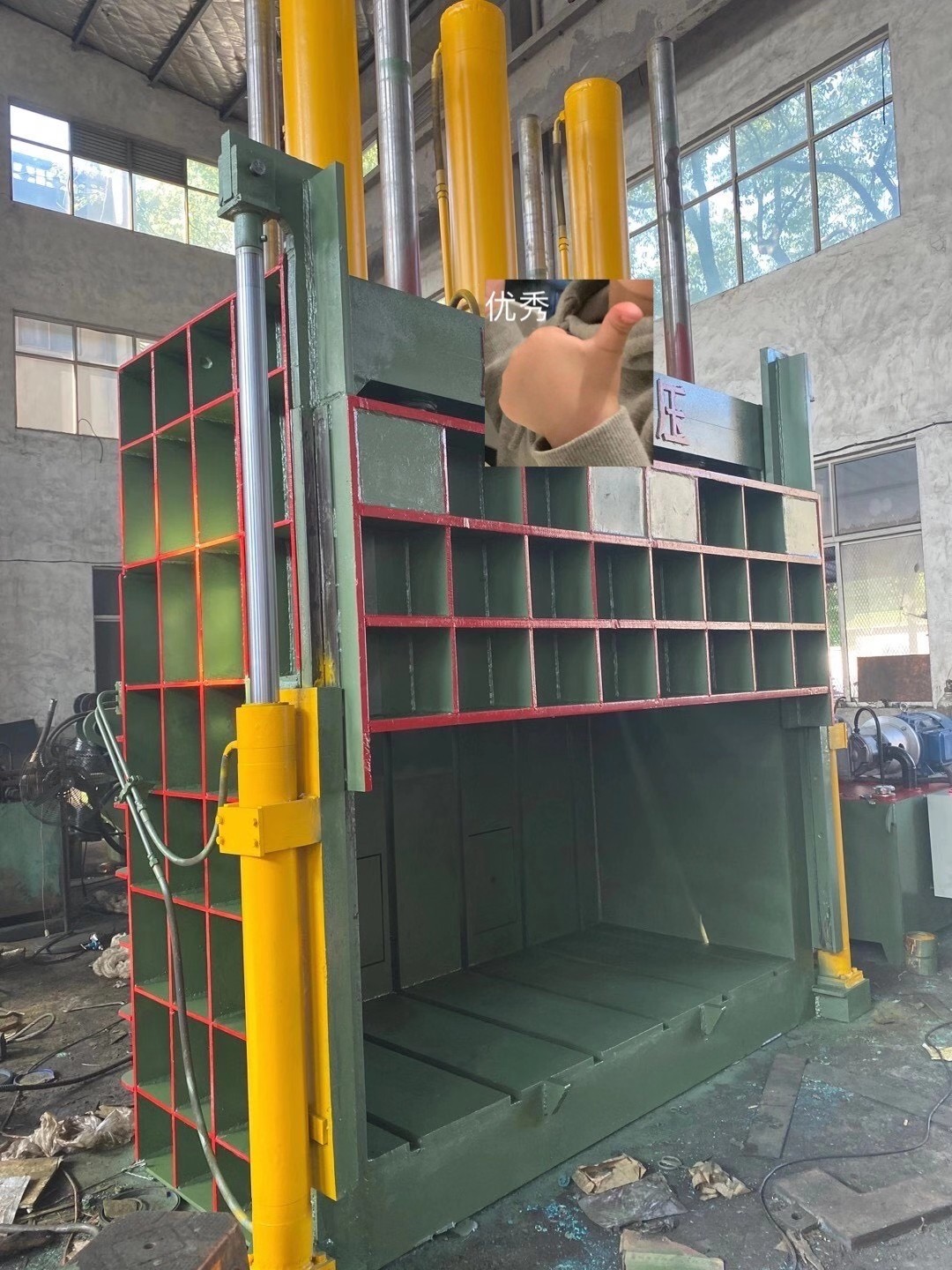 Vertical Hydraulic Baler Scrap Metal Baler Tire Baling Baler Machine For Sale