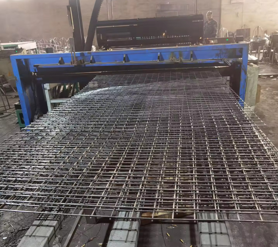 1m-6m Length Steel Reinforcing Mesh For Long Lasting Road Reinforcement