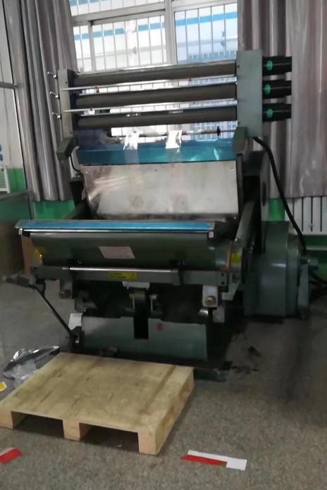 Hot Stamping Emboss Die Cutting Machine 1040 * 720 HJ-1040T Computer