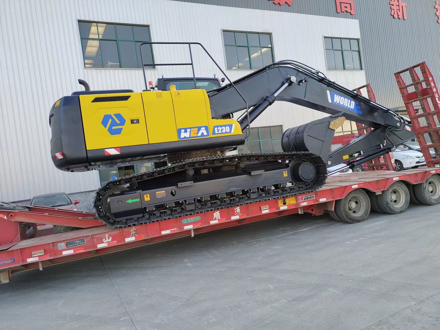 Cummins Engine crawler Excavator With Max. Dumping Distance 3.5-4.5m equal to Komatsu PC200