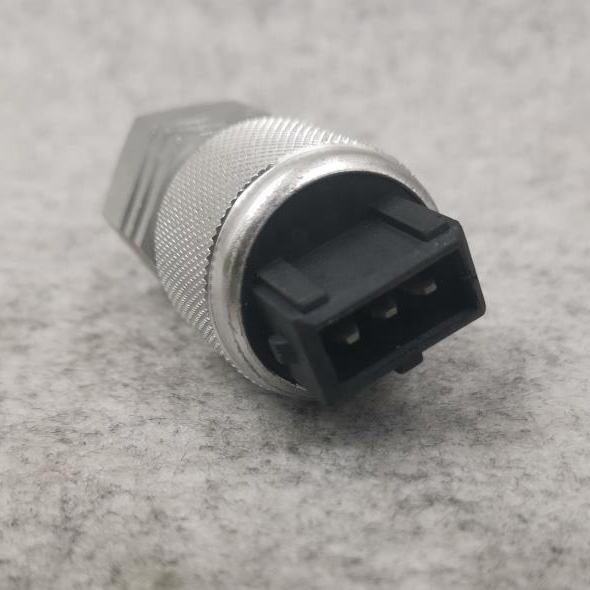 SHACMAN WEICHAI Car Make Standard Size Oil Pressure Sensor for F3000 M3000 Truck Engine Parts DZ9100580142