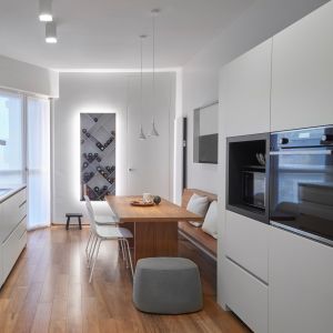 China Waterproof Interior White Lacquer Kitchen Cabinet Handless For Apartment wholesale