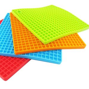 China Multifunctional Heat Resistant Silicone Pot Holder Silicone Trivet wholesale
