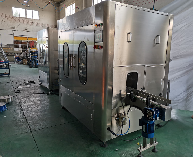 Tracking Capping Liquid Filling Production Line For Shampoo Washing Disinfectant