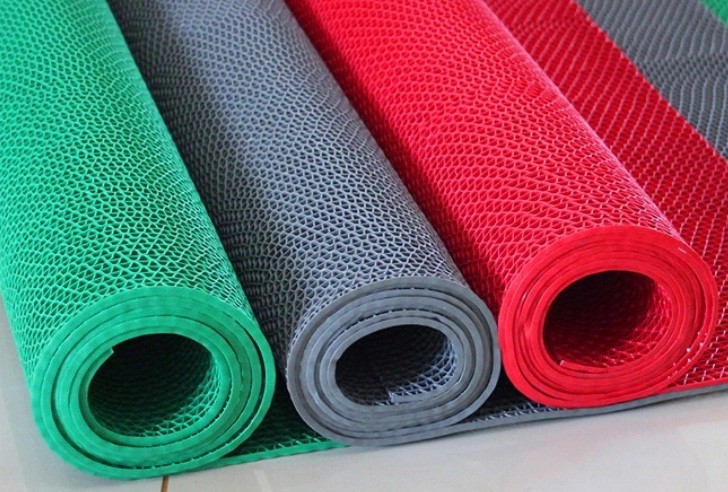 Double Color Anti - Slip PVC Chain Mat In Rolls , Machine Made Pvc Floor Mat