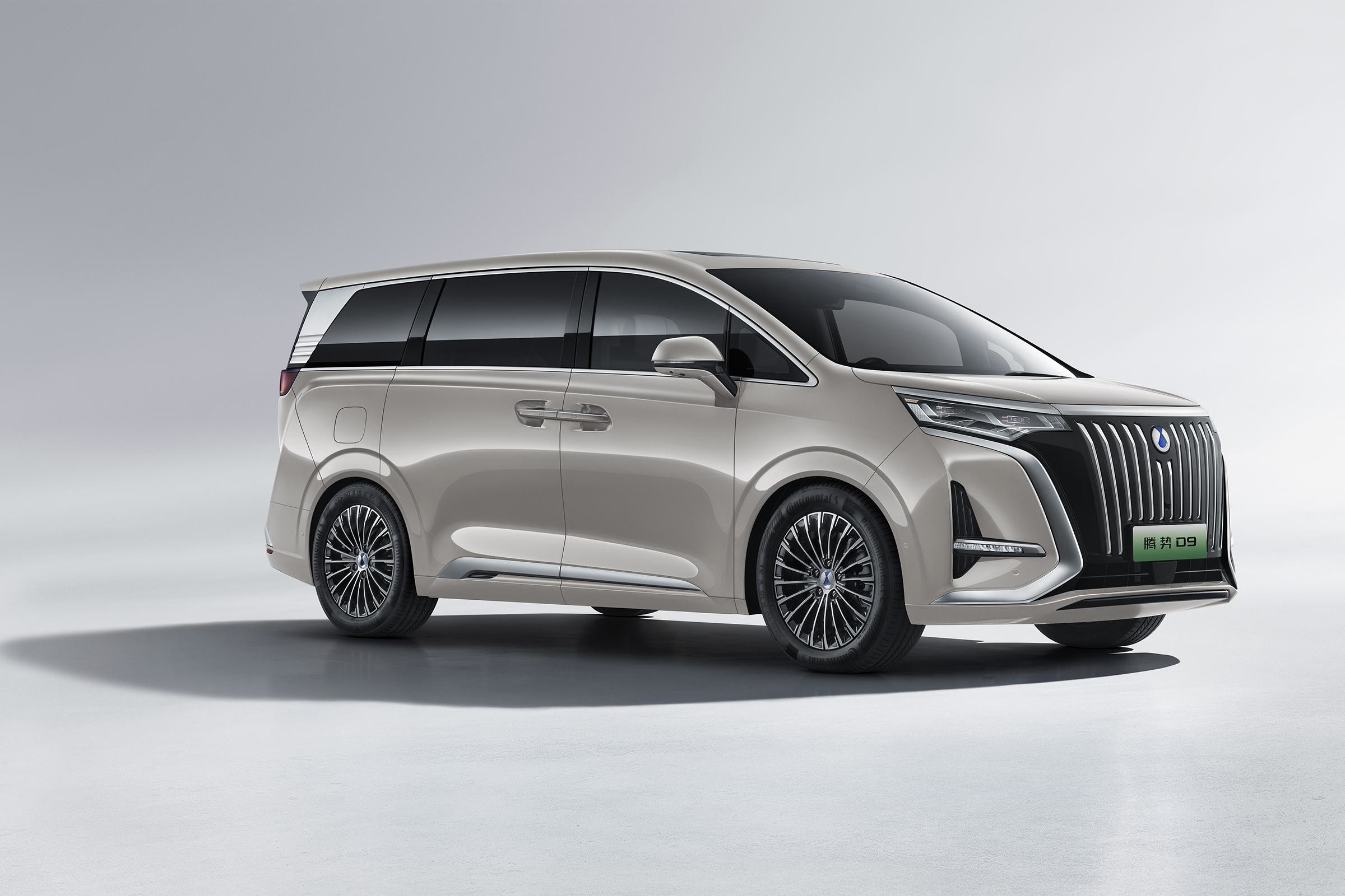 180km 7 Seat MPV Electric Car Tengshi D9 970 All Wheel Drive Plug In Hybrid SUV