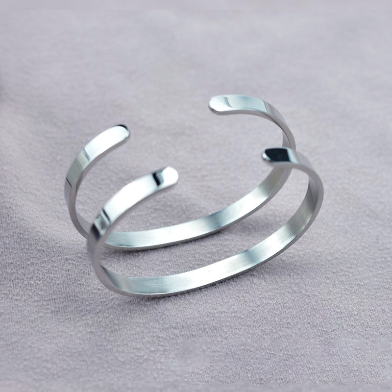 C Shape Wrist Bangle Bracelet With Charms Stainless Steel Material OEM