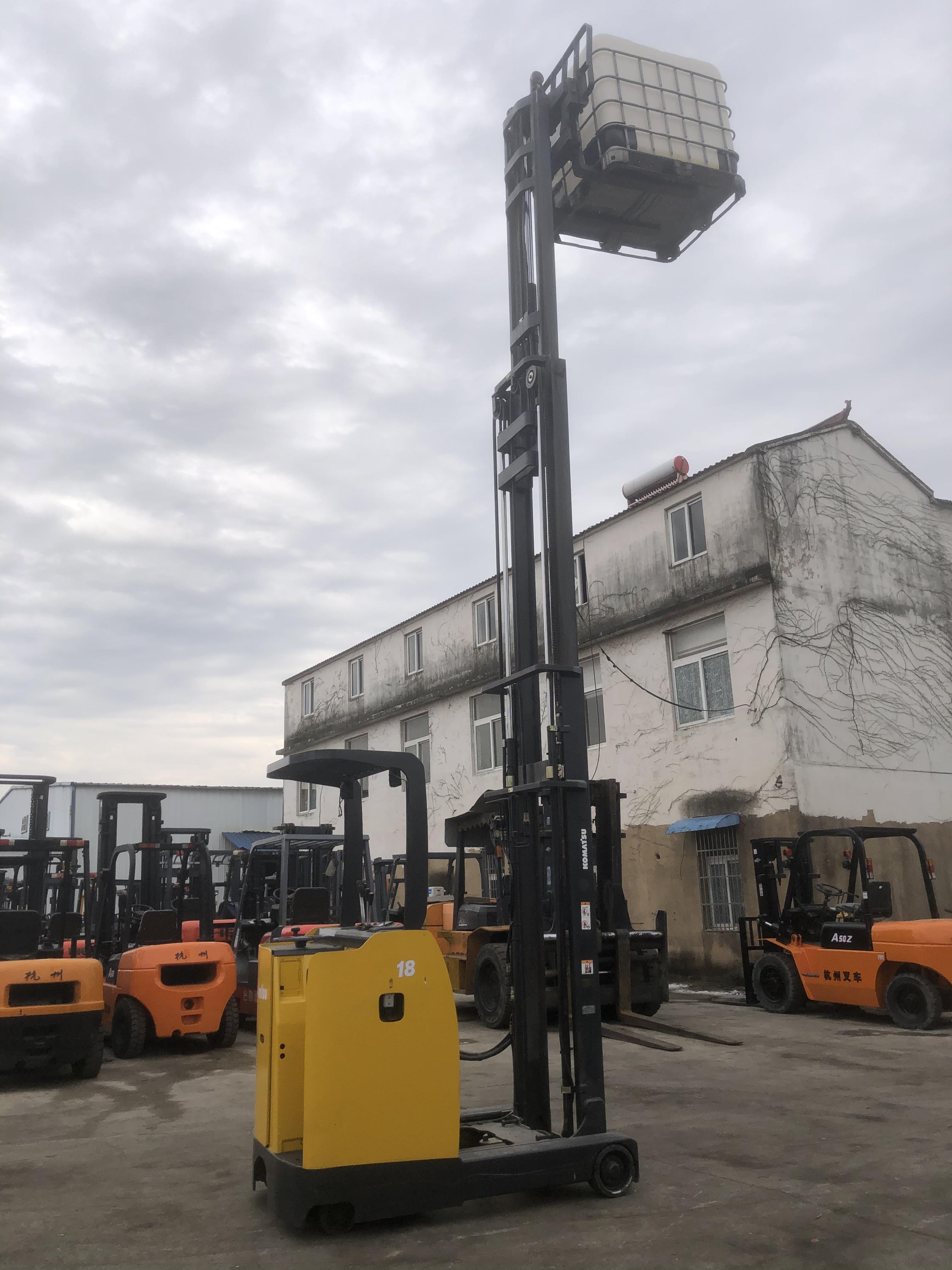 NICHIYU 1.5T Diesel Forklift side view