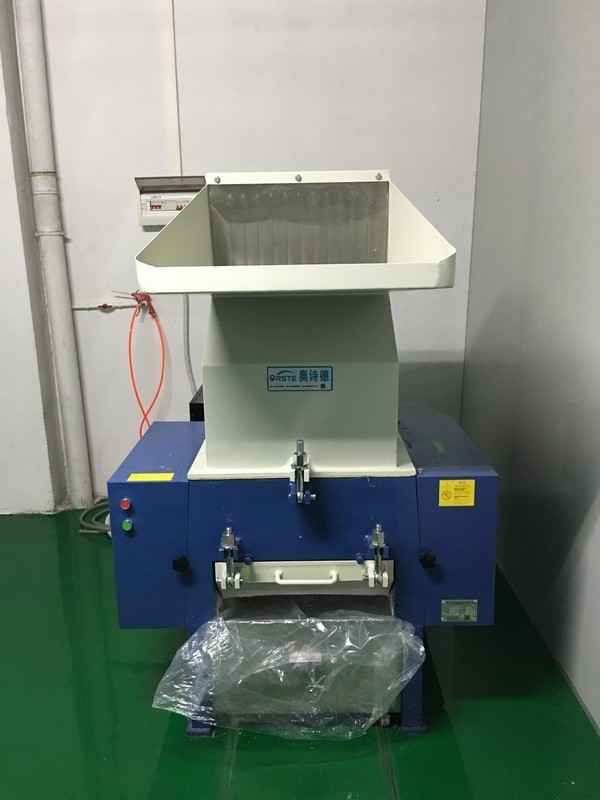 Central Fast-speed Gray Granulating Machine Pulverizer Granulator SKD-11 OG-10FS for large plastic defect Cuttings
