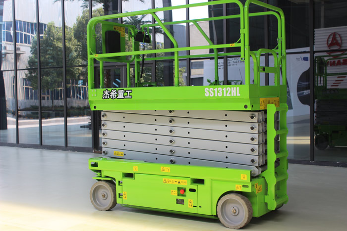 EU standard 13m Electric scissor Lift with 320kg load capacity for maintenance