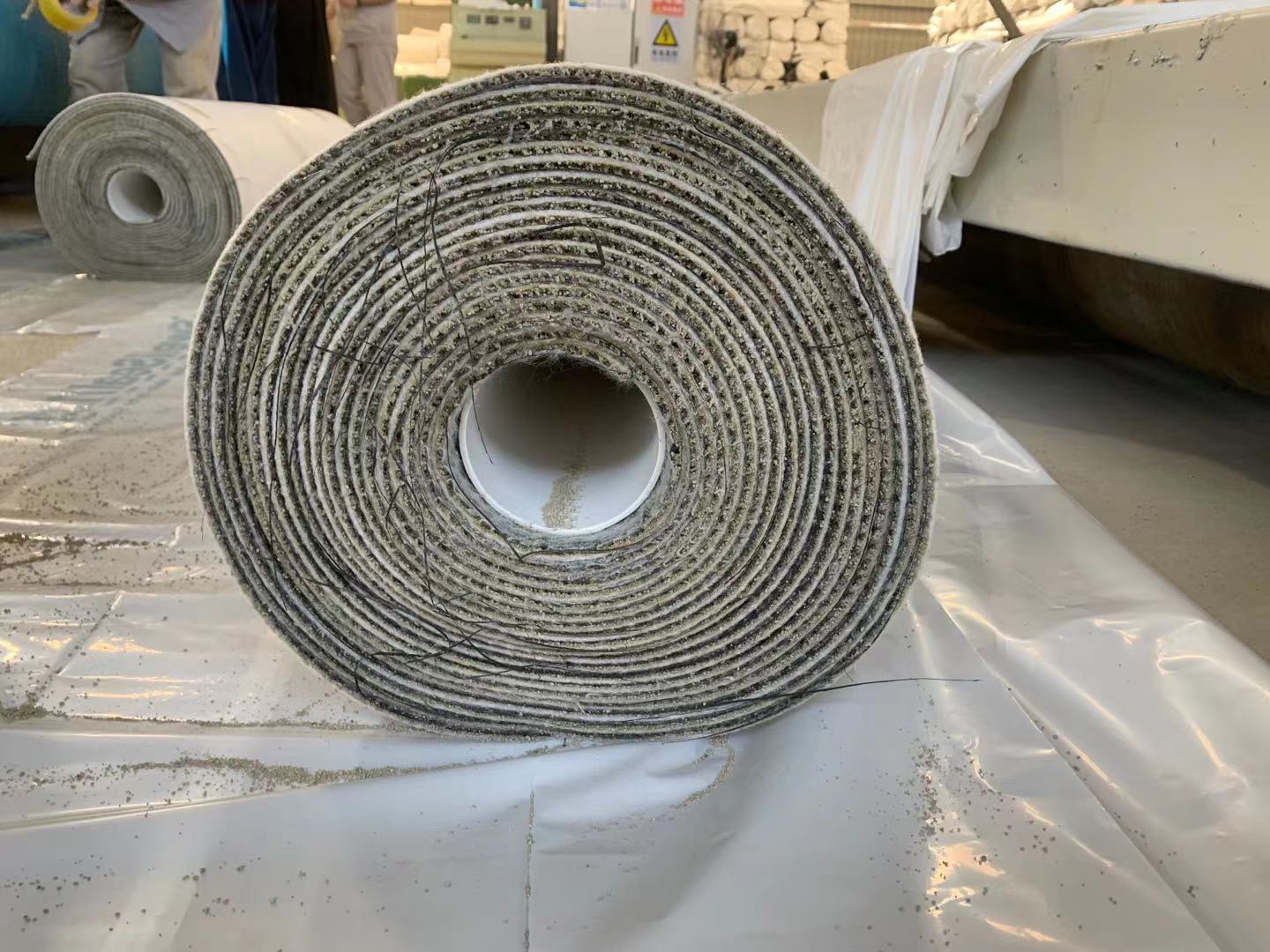 3500g-6500g Geosynthetics Bentonite Geotextile Coated HDPE Geomembrane for Waterproofing