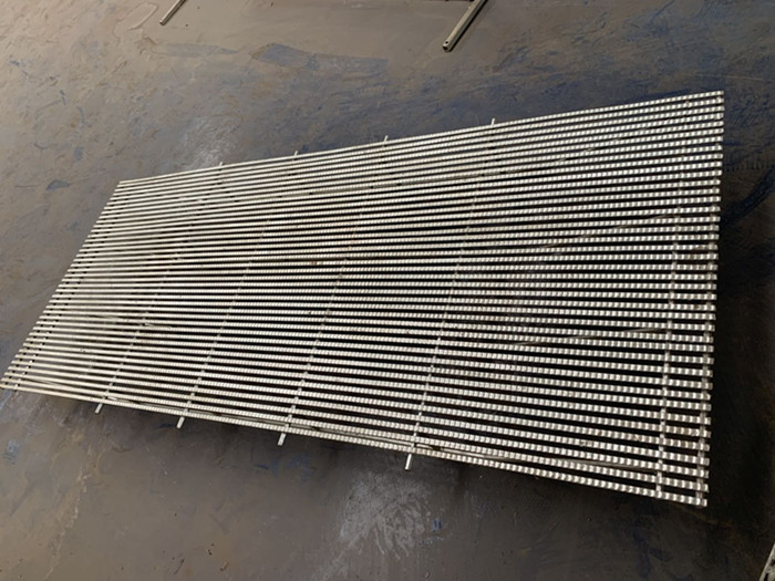Strong And Safe Pig Mesh Flooring , Tri Bar Hog Slat Flooring Longer Lifespan