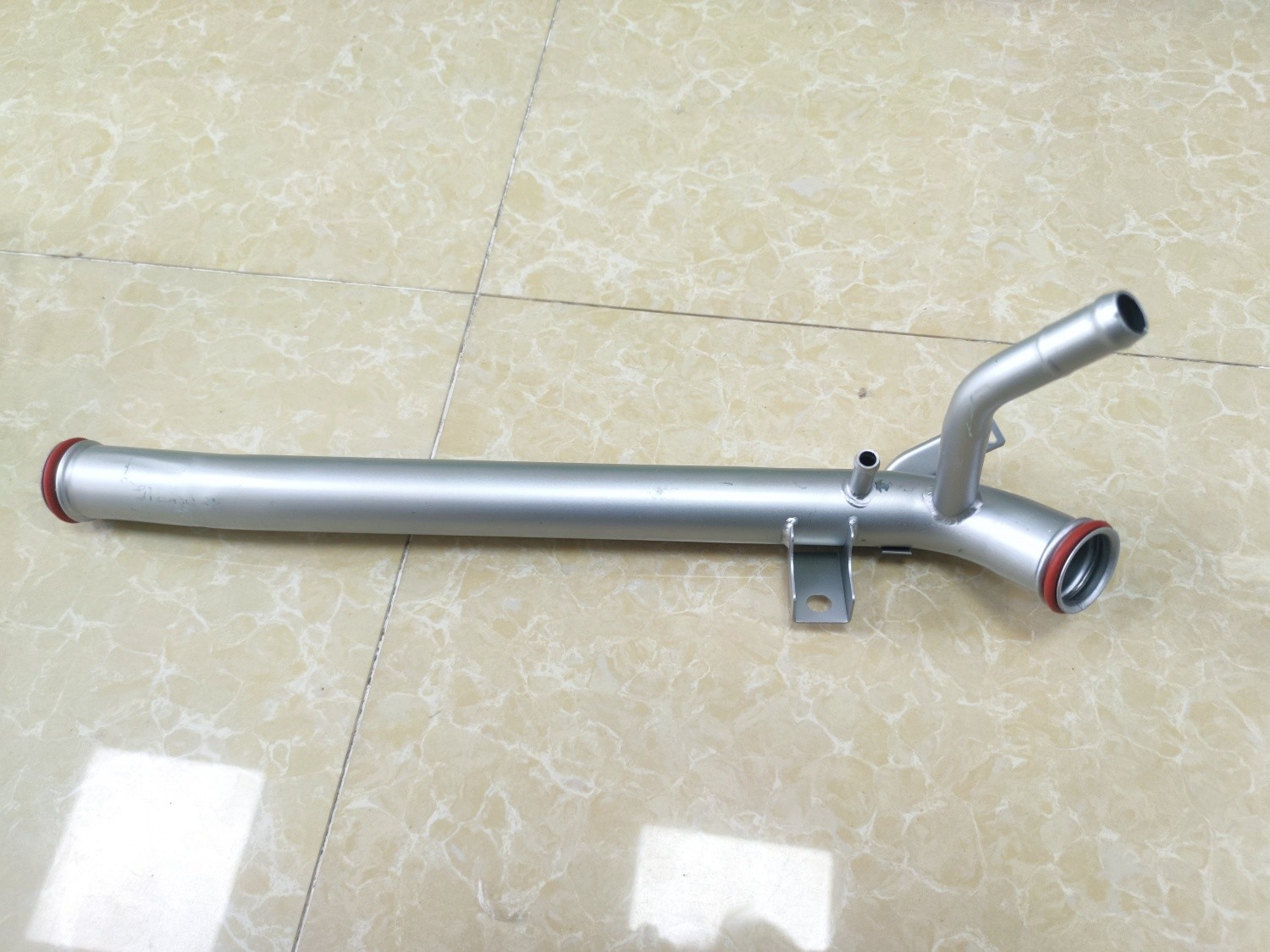 MN155162 Radiator Coolant Pipe For Mitsubishi Grandis Lancer High Quality