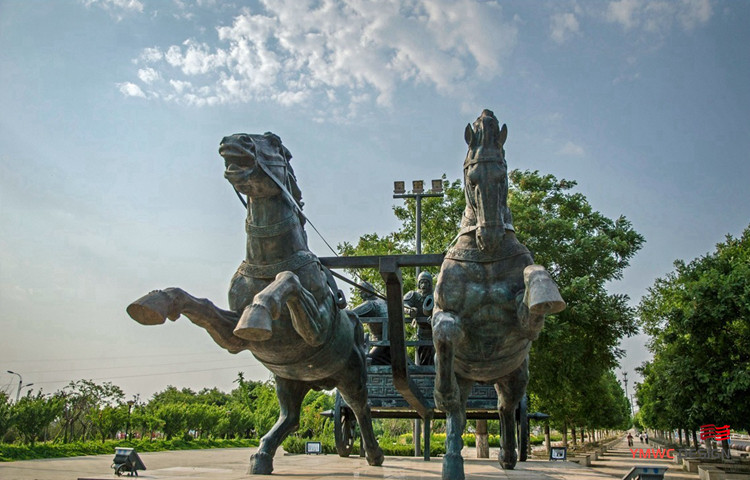 Regional Feature Cast Copper Sculpture of Chinese Bronze Carriage for Urban Landscape