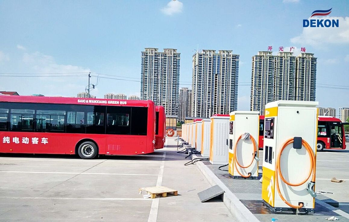 360kw liquid cooled 500A output Ultra Fast liquid cooled DC Charger for electric vehicle charging