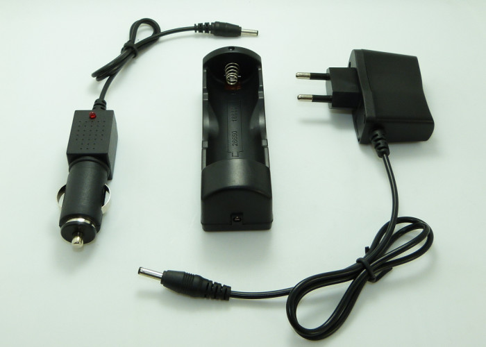 Multifunctional 3.7 Volt Plug In Battery Charger For Flashlight OEM/ODM Avaliable