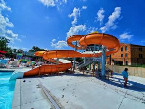 China Outdoor Playground Swimming Pool Equipment Fiberglass Spiral Slide wholesale