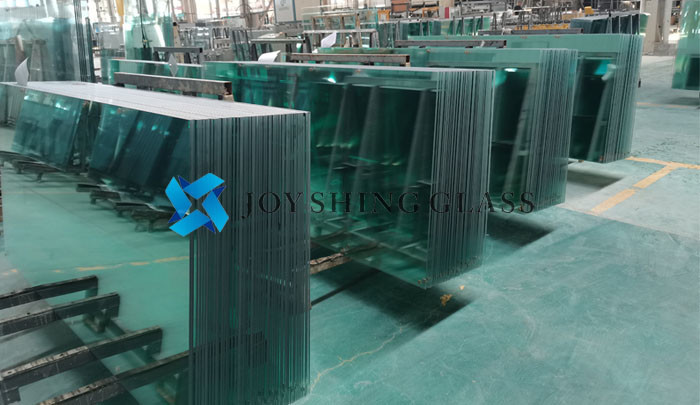 Green Laminated Glass Sheets