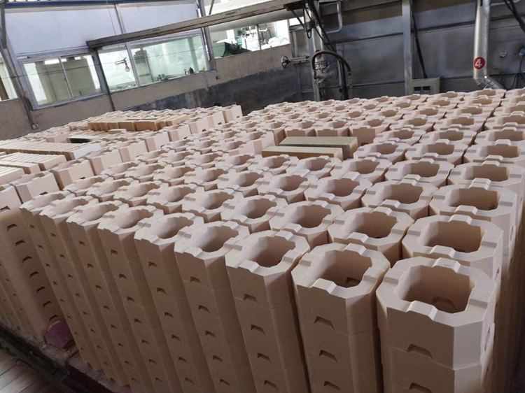 Thermal Shock Resistant Zircon Mullite Brick MZ-20 MFZ-6 for Glass Furnace