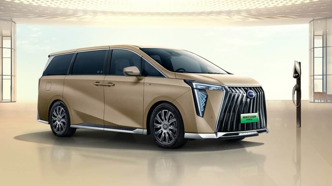 GAC Trumpchi E9 Fully Electric Car MPV Plug In Hybrid Engine 2.0T