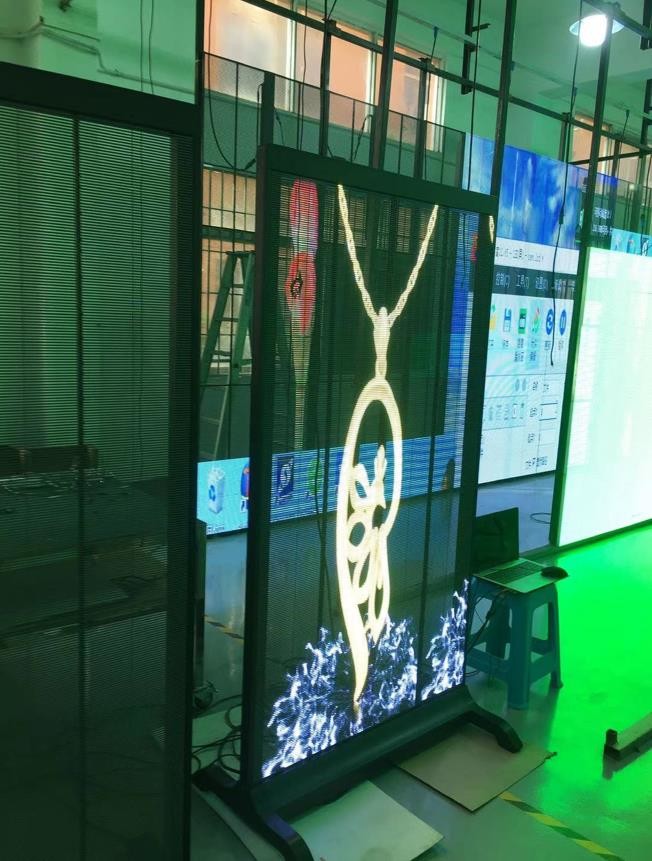 Standing P2.6mm Transparent Led Poster 1920Hz Movable Led Display