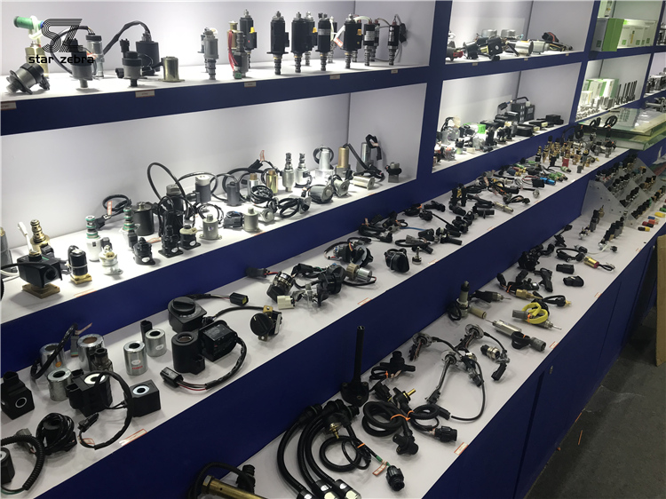 Excavator Transmission Switch Selector Switch Part Number 417-43-26212 for WA380-5-6 WA470-3-5 WA420-3 WA380-3 Loader