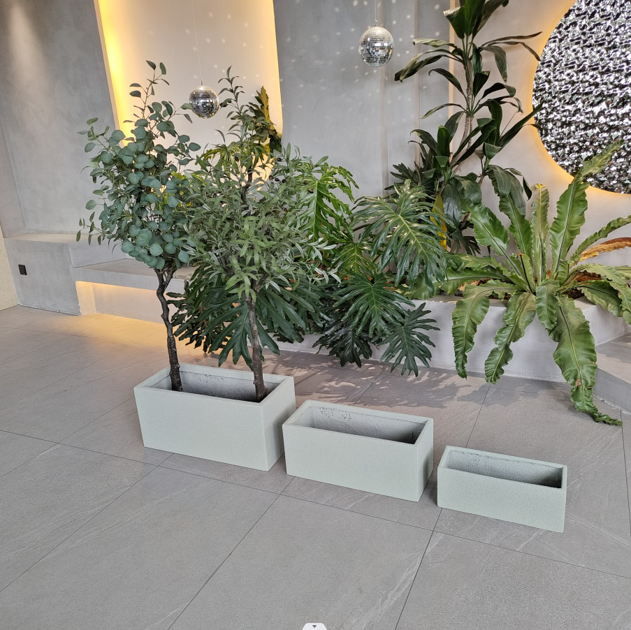 Matte Garden Fiberglass Flower Pots Black Color For Outside