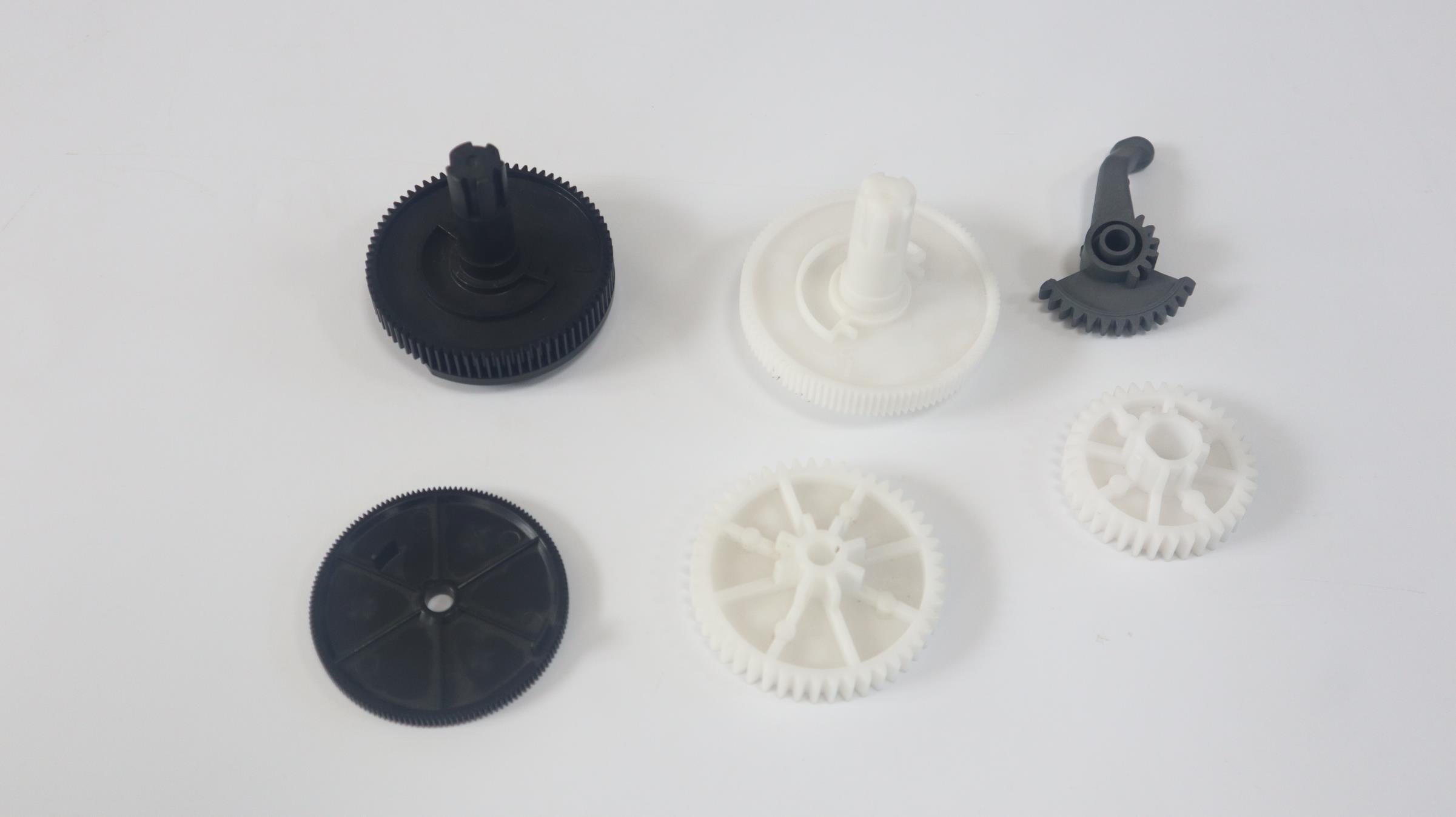 Customized Surface Car Injection Molding Plastic Parts For Auto Headlight Making