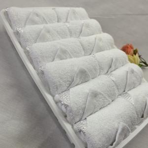 China Hemmed Satin Viscose Cotton Hot And Cold Towel For Airline wholesale