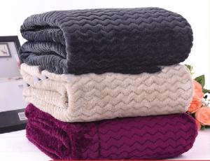 China Warm Embossed Soft Knitted Flannel Throw Blankets For Couches 100% Polyester wholesale