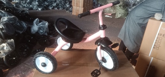 Customization Popular Ride On Kids Tricycles 3 Wheel Car for Kids Product Size 78*40*54 cm
