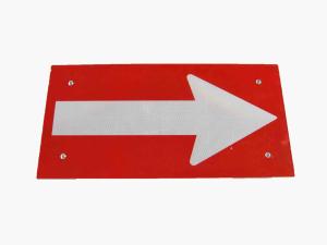 China L400*W280*H2.0mm 3M Reflective Film Arrow Board Signs wholesale