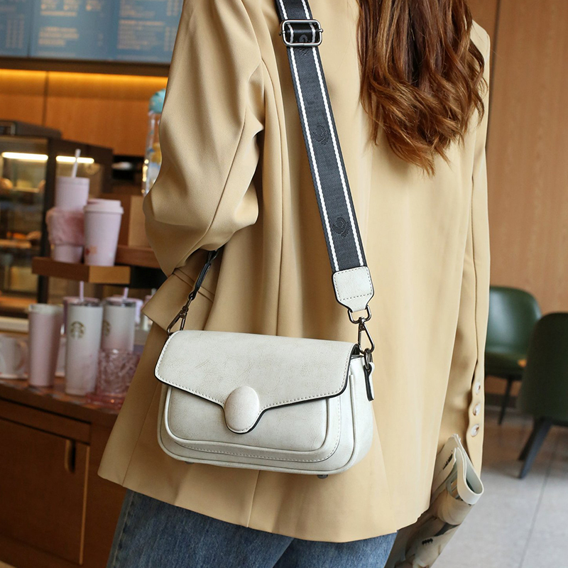 Custom Logo Avaliable Small Square Luxury Crossbody Cowhide Bag for Women's Daily Life