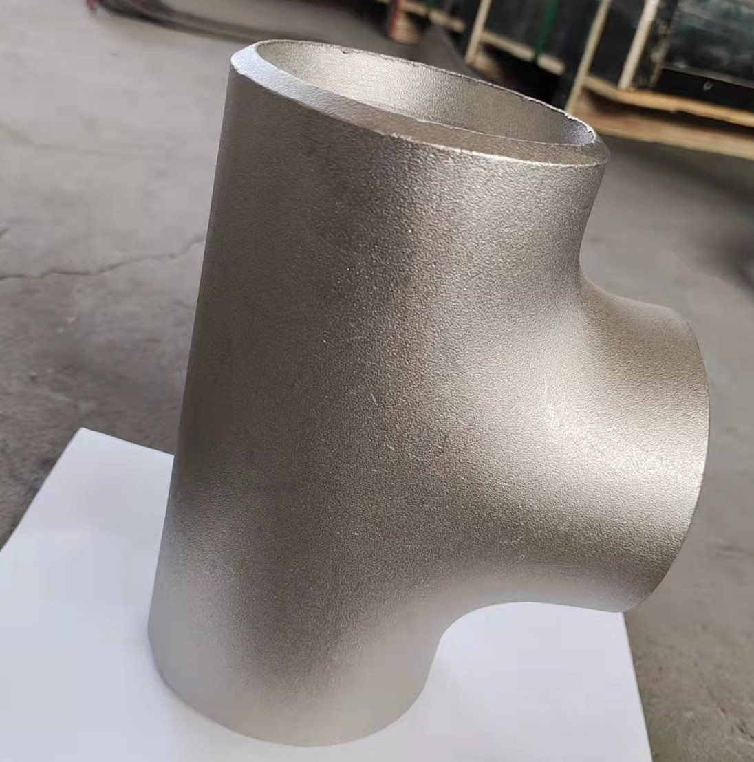 Sch 20 Dn1200 Reducer Tee Fitting Tee Carbon Steel ASTM A420 WPL6 Fittings