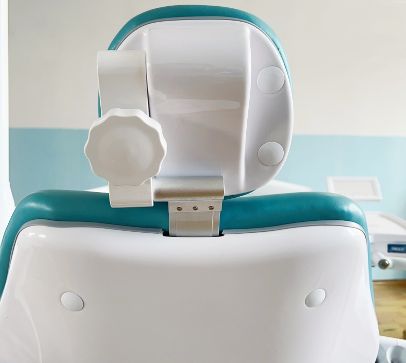 Economic Design Pu Leather Dental Chair Unit With Down Mounted Operation Tray