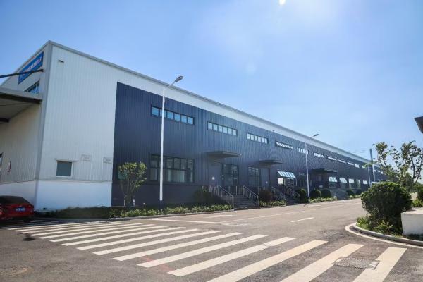 Modern Prefab Steel Warehouse Building Designs With Advanced Insulation And