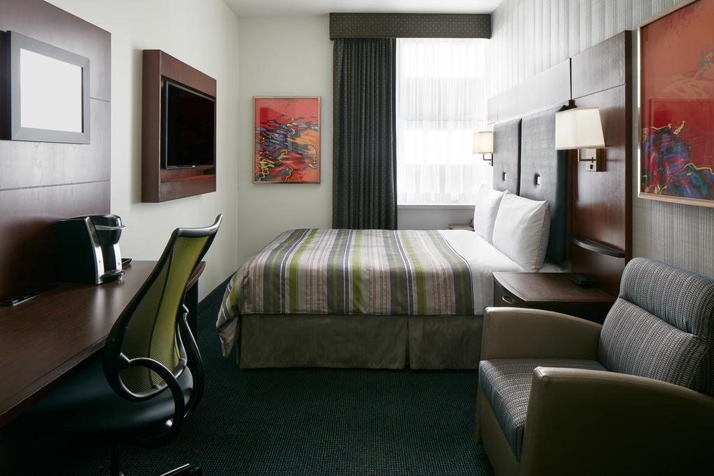 Hotel Bedroom Furniture Mahogany wood headboard Bed and Fixed Millwork TV Wall Panel with Reading desk