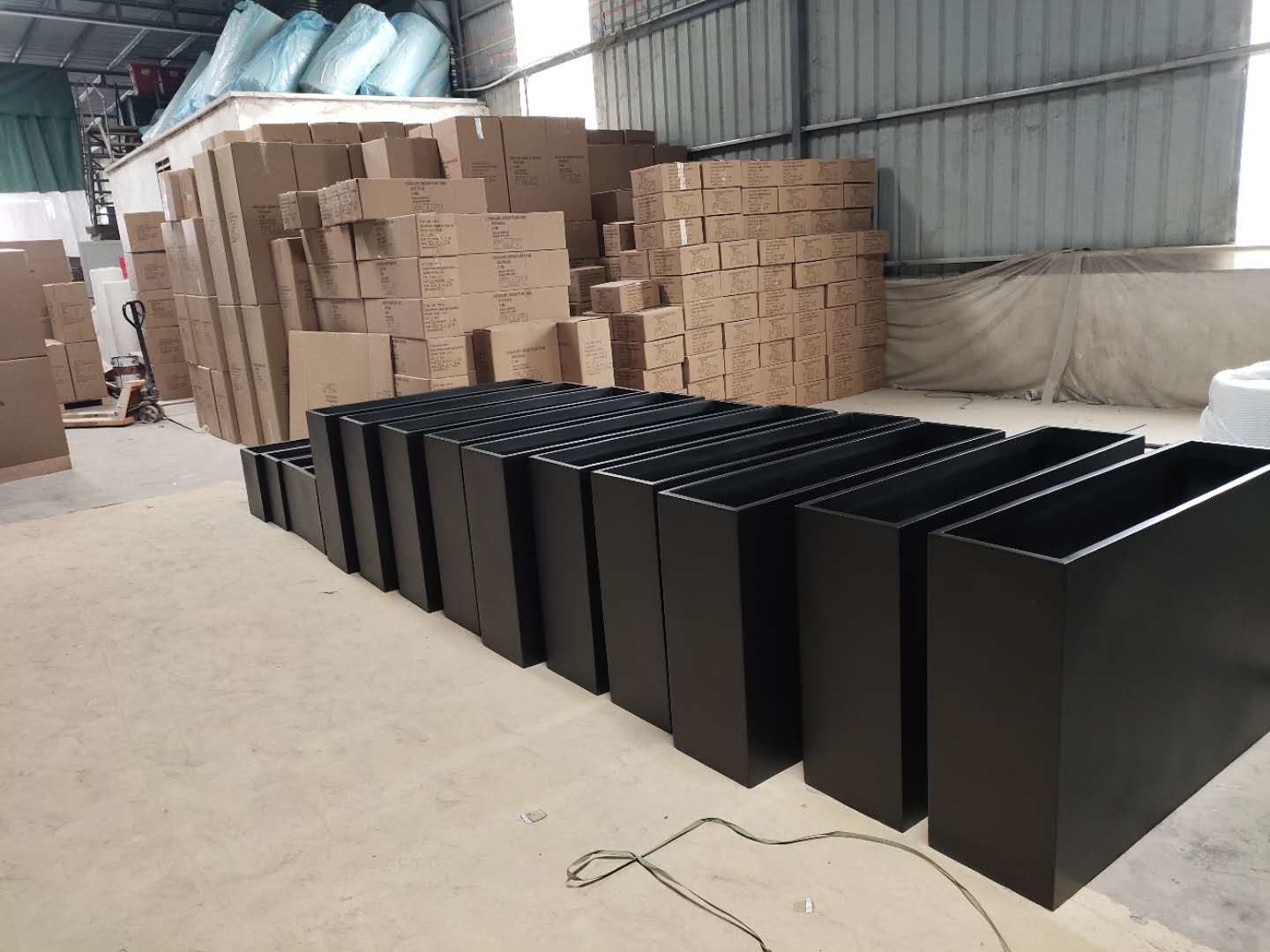 Large Stock Fiberglass Plant Pot Fiberglass Flower Planters Matte Glossy Finished