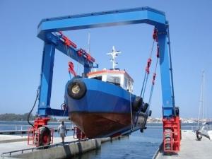 China Marine Traveling Lift Mobile Gantry Crane Boat Hoist 50ton wholesale