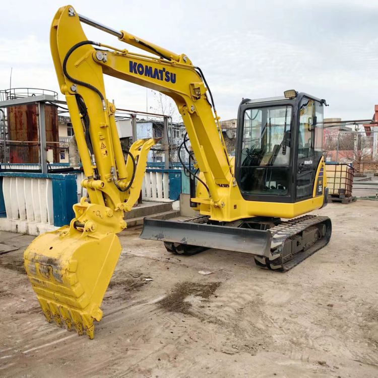 Used 5 Ton Mini Excavator Komatsu PC56-7 with Cummins Engine and 0.2m3 Bucket Capacity