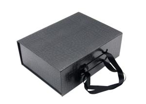 China Pantone Color Clamshell Magnetic 300gsm Foldable Paper Box wholesale