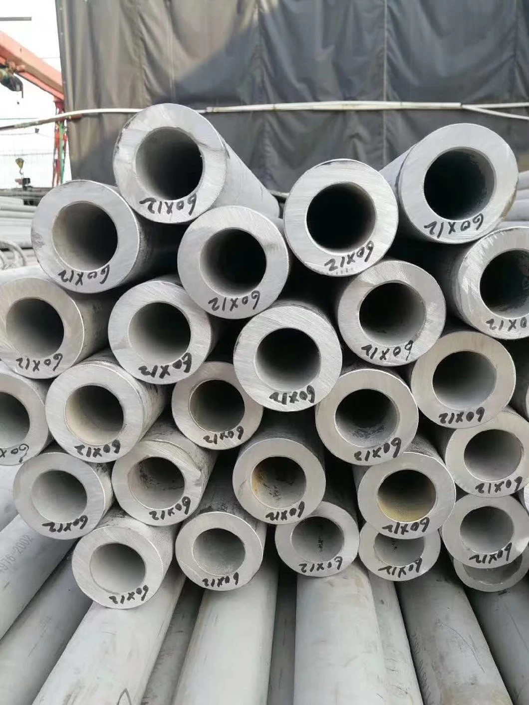 Low Carbon Seamless Steel Pipe Tube ASTM A53 A106 A210 E355 St52 Iron Tube