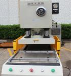 White C Type Hydraulic Die Cutting Machine With Electronic Location Finder 10T