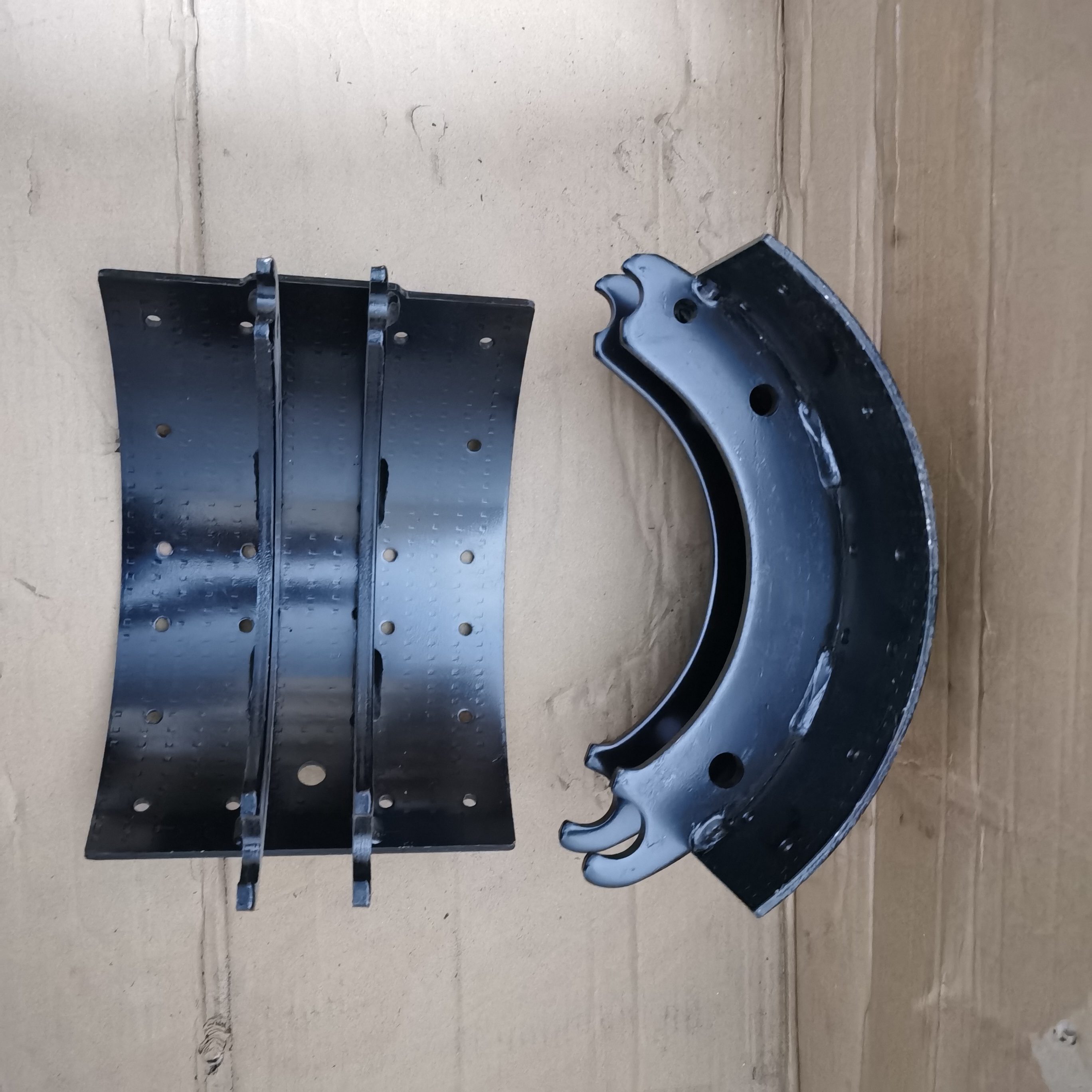 Heavy Duty Truck Brake Shoes for Shacman Dz9112340060 ISO Certified OEM No Dz9112340060