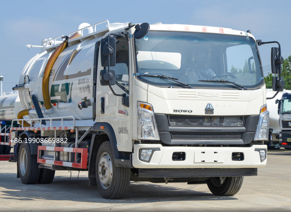 HOWO 4x2 Driver 10000L Sewage Suction Truck with Vacuum Pump for Sucking Waste Water Vacuum Sewer Tanker Suction Truck