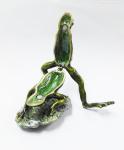 Leaves the frog shape trinket box with rhinestone for lovely jewelry box