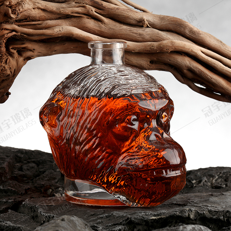 Provided Freely 350ml 500ml 25oz 750ml Luxurious Glass Wine Bottle with Cork Sealing Type
