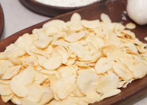 China ISO Dehydrated Dry Food Fried Garlic Flakes Gold Yellow With Free Samples wholesale