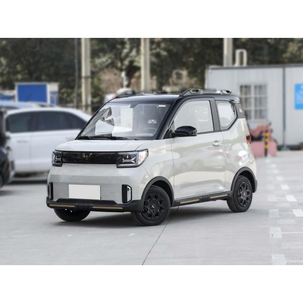 Made in China, SAIC GM Wuling mini electric car is a small electric car, and the popular ternary lithium battery