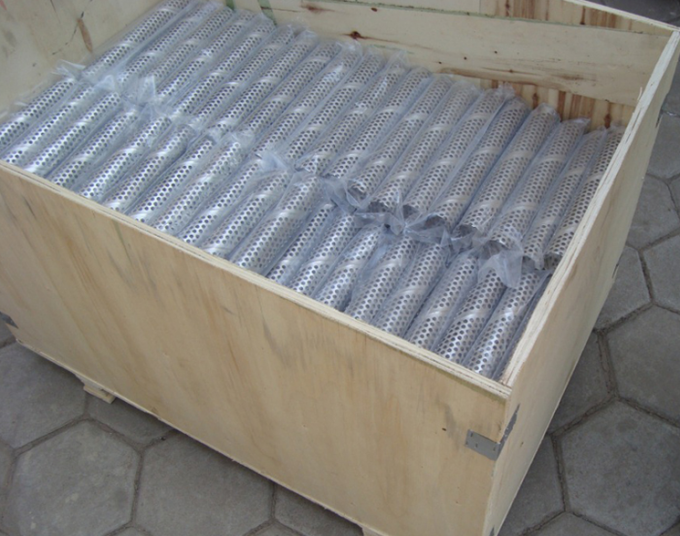 0.4mm Thickness Perforated Wire Mesh Metal Tube 200mm OD Mill Edge
